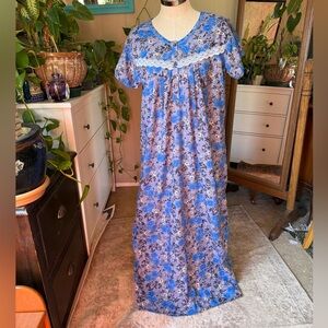 Floral Blue Nightgown/housedress with Lace Trim, L